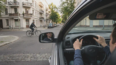 Do cyclists disregard ‘priority-to-the-right’ more often than motorists? featured image